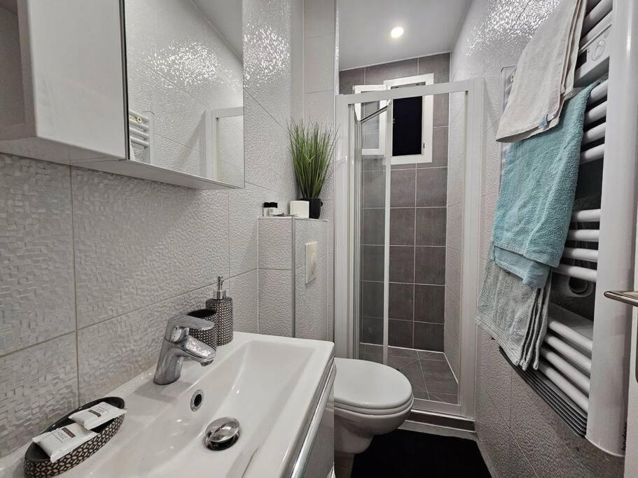 Appartement Proche Metro Paris Pantin Exterior foto